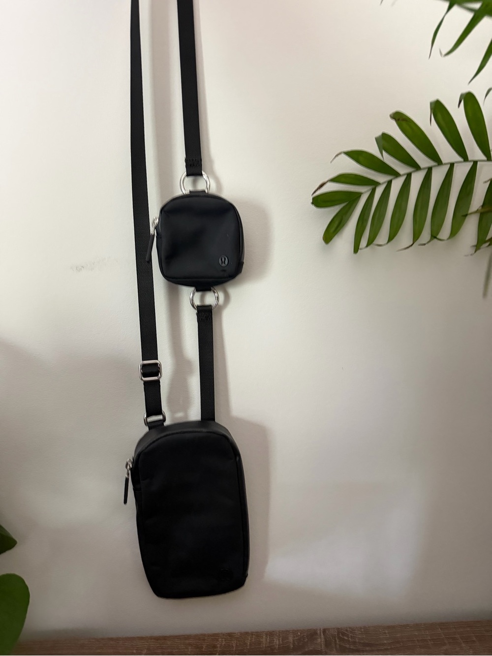 lululemon athletica Black Dual-Pouch Belt Bag with Adjustable Strap - Picture 4 of 5